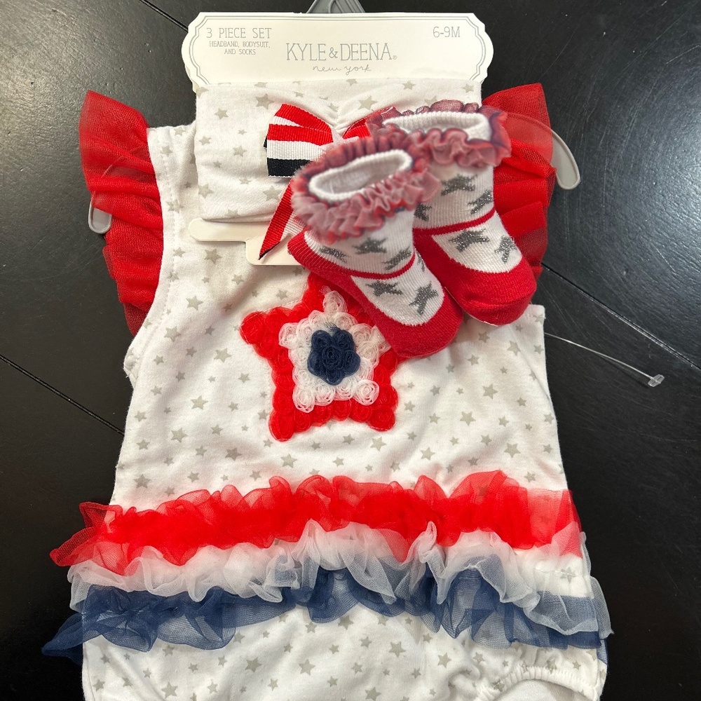 NWT Kyle & Deena New York 3 Piece Holiday Baby 6-9 Months